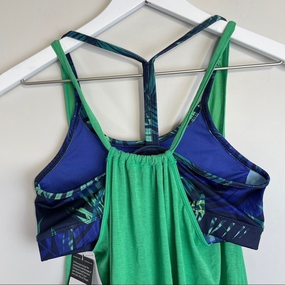 NWT CHAMPION Tank Top w/ Built-in Sports Bra Size Small - Picture 5 of 7